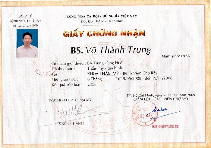 Giấy chứng nhận bác sĩ Võ Thành Trung tốt nghiệp khoa tại khoa thẩm mỹ bệnh viện Chợ Rẫy